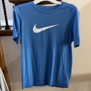 Nike boys large drifit tee